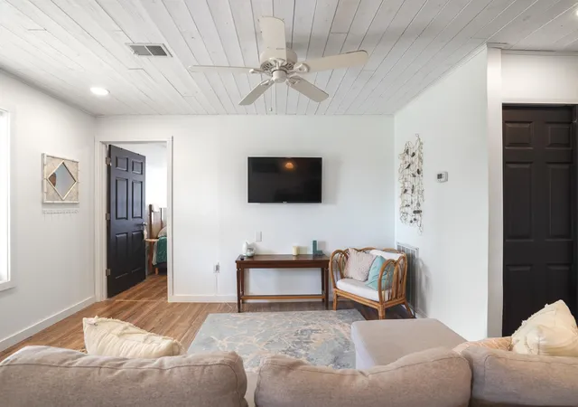 Photo 4 of Single family home for sale at 5934 Ky 76, Russell Springs, KY 42642 | MLS# 26023883 | Listing updated on 2026-09-10