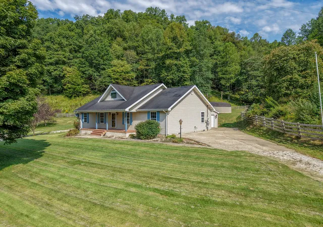 Photo 1 of Single family home for sale at 1173 Gun Crk Rd, Salyersville, KY 41465 | MLS# 26028648 | Listing updated on 2026-10-16