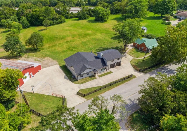 Land for sale at 7015-7019 Old Richmond Rd, Lexington, KY 40515 | MLS# 26024058