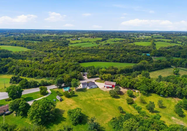 Photo 4 of House for sale at 7015-7019 Old Richmond Rd, Lexington, KY 40515 | MLS# 26024058 | Listing updated on 2026-09-16