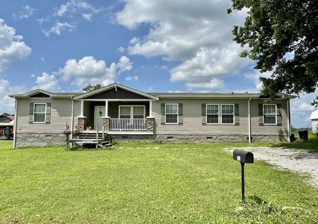 Photo 1 of Single family home for sale at 190 Whitaker Rd, Somerset, KY 42503 | MLS# 26023960 | Listing updated on 2026-09-04