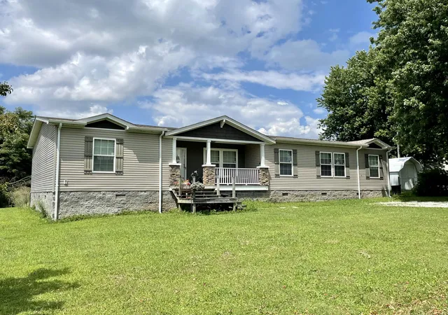Photo 2 of Single family home for sale at 190 Whitaker Rd, Somerset, KY 42503 | MLS# 26023960 | Listing updated on 2026-09-04