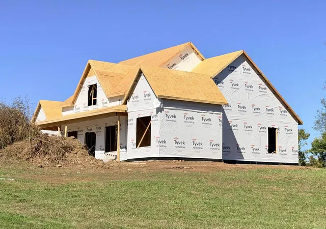 Photo 2 of Single family home for sale at 1092 Walnut Grv Cir, Richmond, KY 40475 | MLS# 26024640 | Listing updated on 2026-10-21