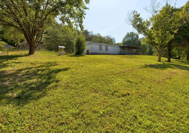 Photo 3 of Single family home for sale at 1135 Nest Egg Rd, Mount Sterling, KY 40353 | MLS# 26024269 | Listing updated on 2026-09-03