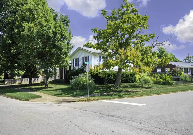 Photo 20 of Single family home for sale at 102 Merewood Dr, Versailles, KY 40383 | MLS# 26024452 | Listing updated on 2026-09-04