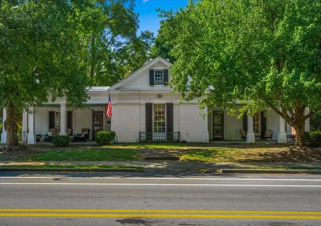 Photo 2 of Single family home for sale at 416 E Main St, Georgetown, KY 40324 | MLS# 26023996 | Listing updated on 2026-09-12