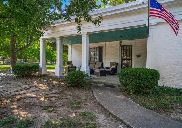 Photo 3 of Single family home for sale at 416 E Main St, Georgetown, KY 40324 | MLS# 26023996 | Listing updated on 2026-09-12