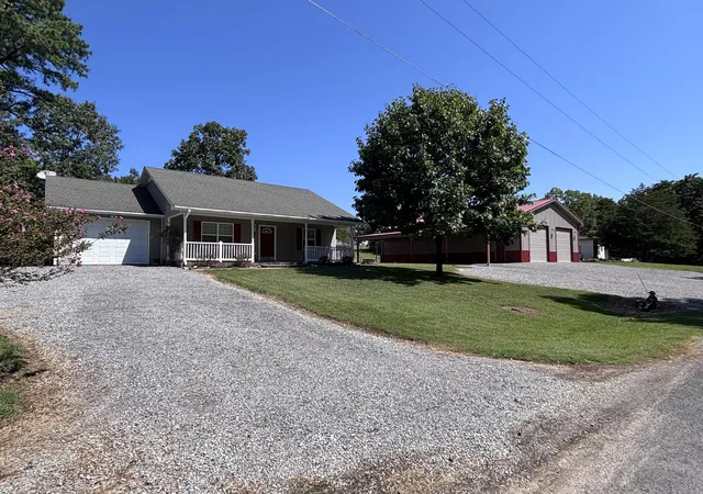 Photo 1 of Single family home for sale at 108 Gullview Dr, Murray, KY 42071 | MLS# 26024030 | Listing updated on 2026-09-03