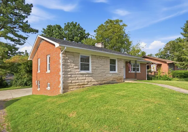 Photo 2 of Sale Pending at 207 W Main St, Wilmore, KY 40390 | MLS# 26025384 | Listing updated on 2026-10-12