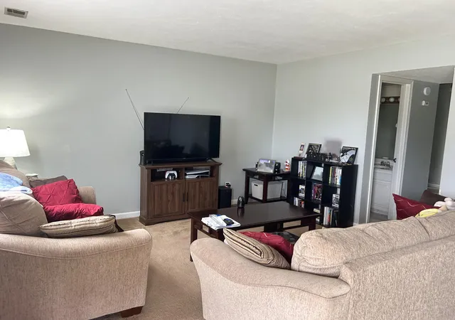 Listing Photo 3 - Condo for sale in building located at 27 Harmony Lndg Ct, Frankfort, KY 40601 - Unit #A & B