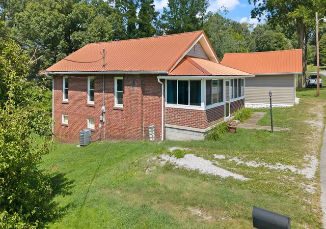 Photo 2 of Sale Pending at 541 W Wentworth St, Corbin, KY 40701 | MLS# 26024135 | Listing updated on 2026-09-07