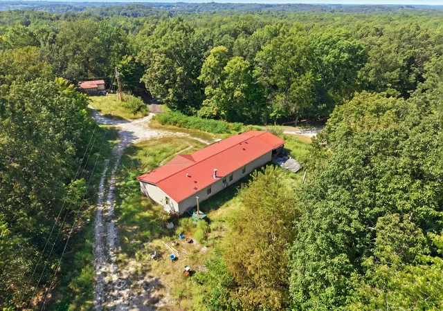 Photo 3 of Sale Pending at 361, 363 365 New Fox Rd, Irvine, KY 40336 | MLS# 26024401 | Listing updated on 2026-09-07