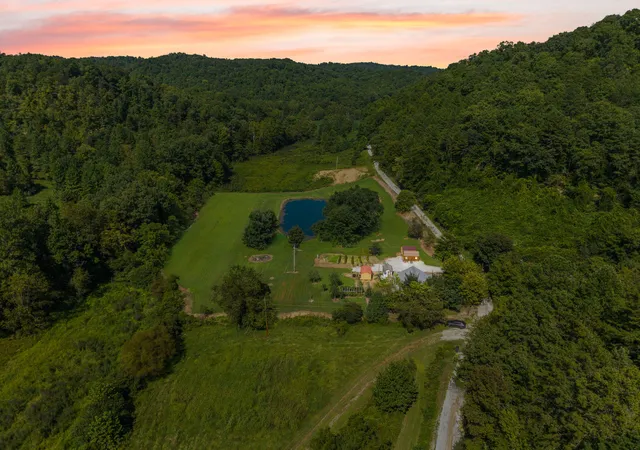 Photo 2 of Sale Pending at 2775 N Ponder Branch Rd, Manchester, KY 40962 | MLS# 26024018 | Listing updated on 2026-09-05