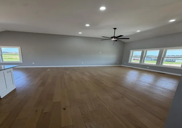 Photo 3 of Single family home for sale at 170 Lone Oak Ct, Somerset, KY 42503 | MLS# 26024092 | Listing updated on 2026-09-11