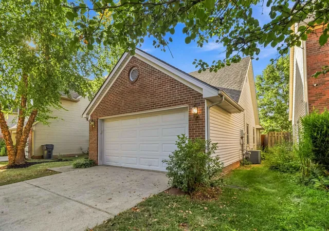 Photo 3 of Sale Pending at 613 Twin Pines Way, Lexington, KY 40514 | MLS# 26023959 | Listing updated on 2026-09-05
