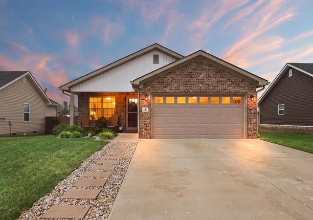 Photo 1 of Single family home for sale at 441 Middle Crk Way, Berea, KY 40403 | MLS# 26023869 | Listing updated on 2026-10-13
