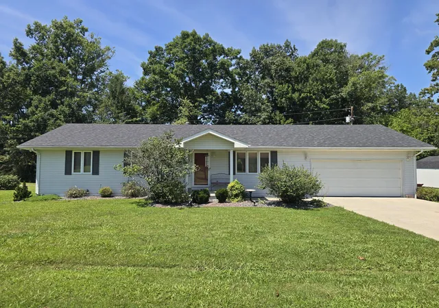 Single family home for sale at 366 Meadowbrook Rd, London, KY 40744 | MLS# 26023995