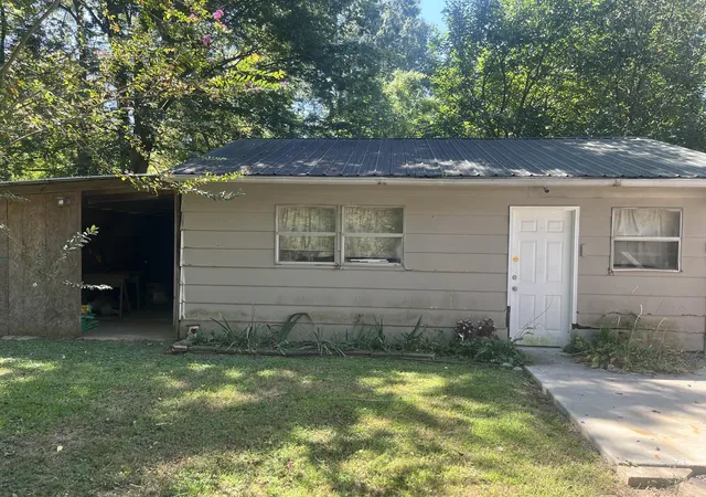 Sale Pending at 1226 Yarbro Ln, Paducah, KY 42003 | MLS# 26023954 | Listing updated on 2026-09-07