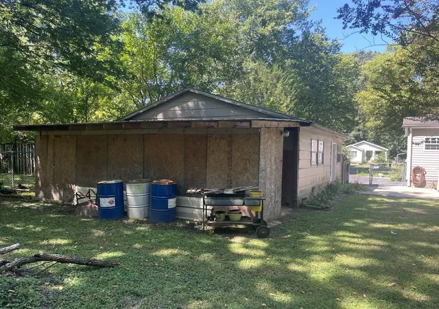 Sale Pending at 1226 Yarbro Ln, Paducah, KY 42003 | MLS# 26023954 | Listing updated on 2026-09-07