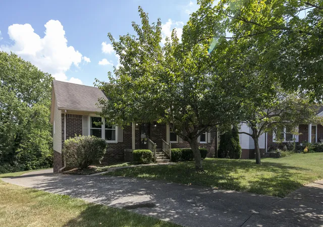 Single family home for sale at 4904 Denmoor Ct, Lexington, KY 40513 | MLS# 26024689