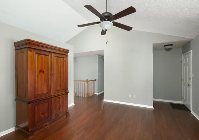 Photo 3 of Single family home for sale at 4904 Denmoor Ct, Lexington, KY 40513 | MLS# 26024689 | Listing updated on 2026-09-08