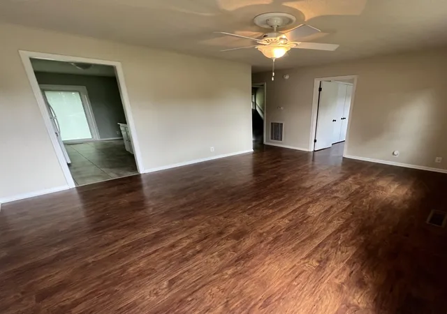 Photo 2 of House for sale at 1304 1306 Diuguid Dr, Murray, KY 42071 | MLS# 26024576 | Listing updated on 2026-09-08