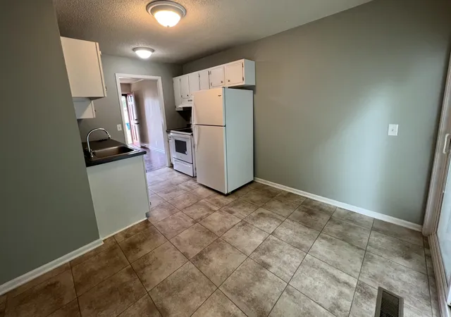 Photo 3 of House for sale at 1304 1306 Diuguid Dr, Murray, KY 42071 | MLS# 26024576 | Listing updated on 2026-09-08