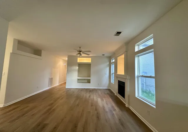 Photo 3 of Single family home for sale at 729 Whispering Brk Tr, Lexington, KY 40509 | MLS# 26023919 | Listing updated on 2026-09-21
