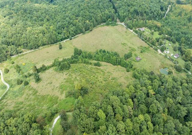 Photo 4 of Sale Pending at 18 E Acres Arthur Adkins Rd, Somerset, KY 42501 | MLS# 26023886 | Listing updated on 2026-09-03