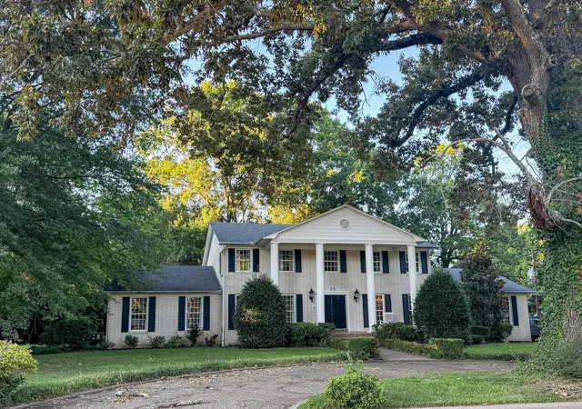 Photo 2 of Single family home for sale at 721 E College St, Mayfield, KY 42066 | MLS# 26024025 | Listing updated on 2026-09-02