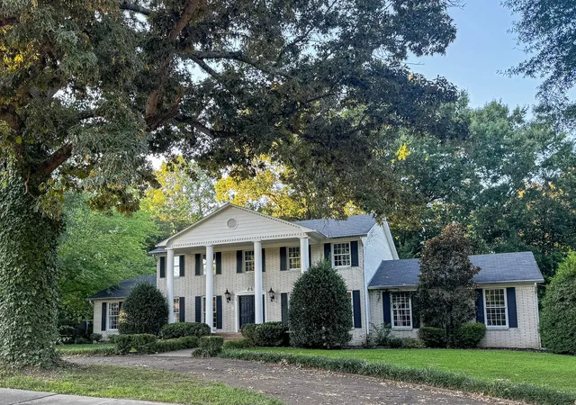 Photo 2 of Single family home for sale at 721 E College St, Mayfield, KY 42066 | MLS# 26024025 | Listing updated on 2026-09-02
