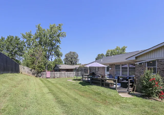 Photo 43 of Sale Pending at 135 Brookfield Dr, Paducah, KY 42001 | MLS# 26024152 | Listing updated on 2026-09-07