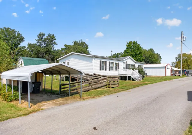 Photo 2 of Sale Pending at 202 N 3rd Street, Harrodsburg, KY 40330 | MLS# 26023924 | Listing updated on 2026-09-07
