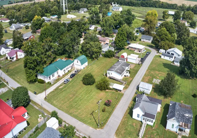 Photo 3 of Sale Pending at 202 N 3rd Street, Harrodsburg, KY 40330 | MLS# 26023924 | Listing updated on 2026-09-07