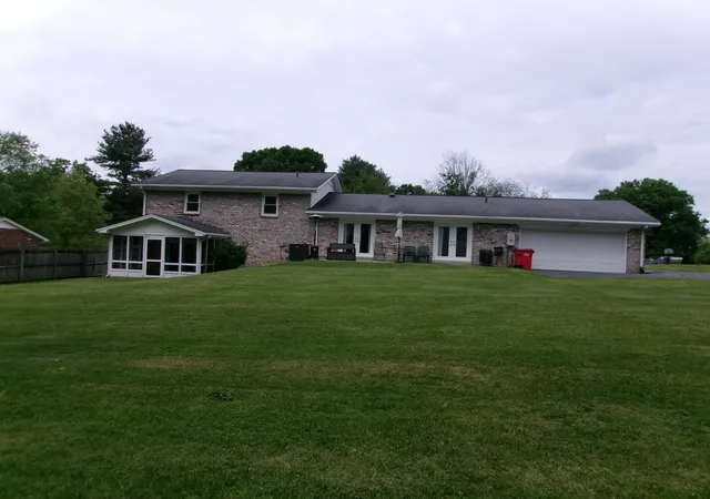 Photo 2 of Single family home for sale at 47 Timberlawn Cir, Frankfort, KY 40601 | MLS# 26023902 | Listing updated on 2026-09-01