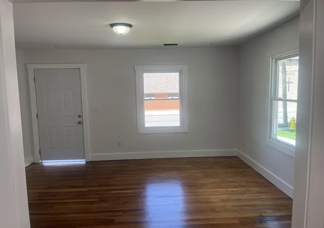 Photo 3 of Sale Pending at 528 Jefferson St, Lexington, KY 40508 | MLS# 26023908 | Listing updated on 2026-09-03