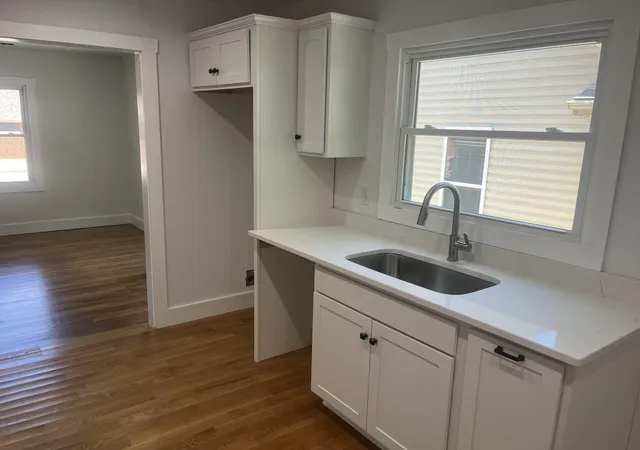 Photo 3 of Sale Pending at 528 Jefferson St, Lexington, KY 40508 | MLS# 26023908 | Listing updated on 2026-09-03