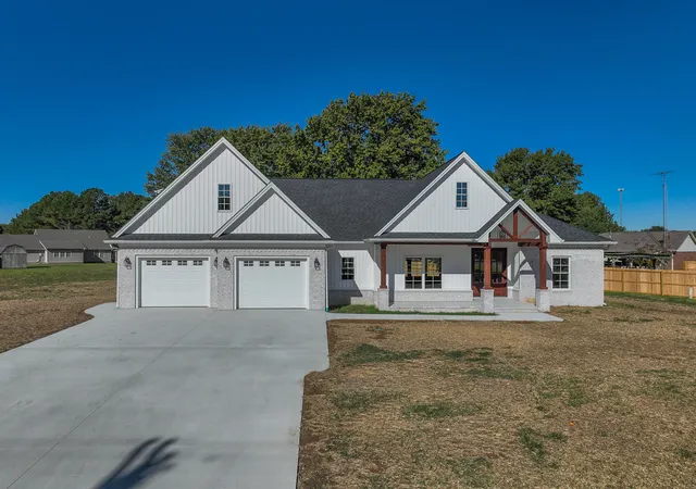 Photo 1 of Single family home for sale at 1375 Massac Church Rd, Paducah, KY 42001 | MLS# 26027794 | Listing updated on 2026-10-23