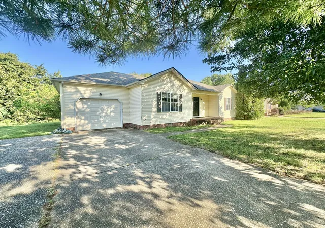 Photo 1 of Single family home for sale at 8646 Kingman Ct, Oak Grove, KY 42262 | MLS# 26024113 | Listing updated on 2026-09-02