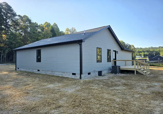 Photo 3 of Sale Pending at 119 Bulls Branch Rd, East Bernstadt, KY 40729 | MLS# 26024175 | Listing updated on 2026-10-02