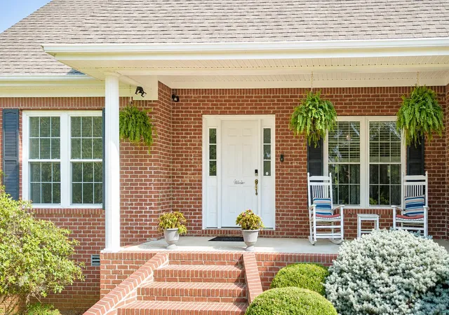 Photo 2 of Single family home for sale at 585 Krebs Sta Rd, Paducah, KY 42003 | MLS# 26024395 | Listing updated on 2026-09-14