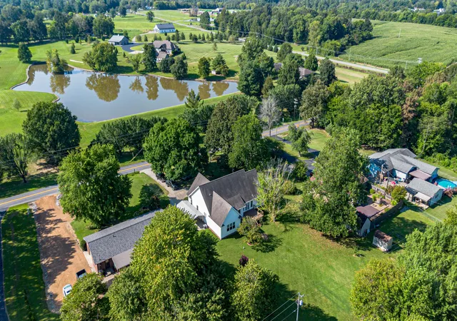 Photo 32 of Single family home for sale at 585 Krebs Sta Rd, Paducah, KY 42003 | MLS# 26024395 | Listing updated on 2026-09-14
