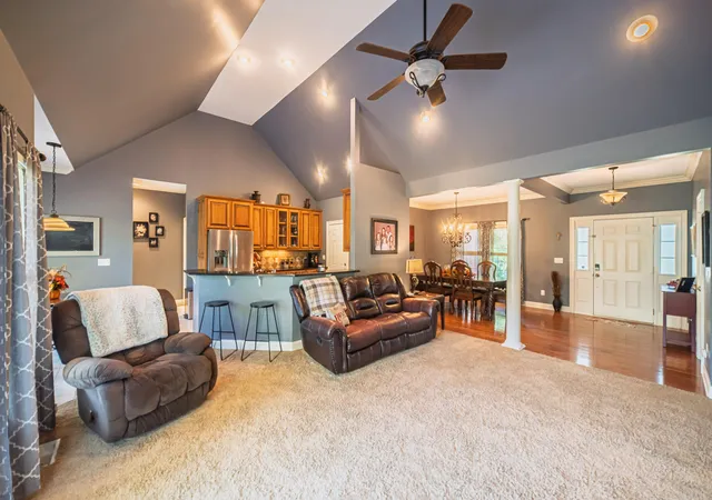 Photo 2 of Single family home for sale at 585 Krebs Sta Rd, Paducah, KY 42003 | MLS# 26024395 | Listing updated on 2026-09-14