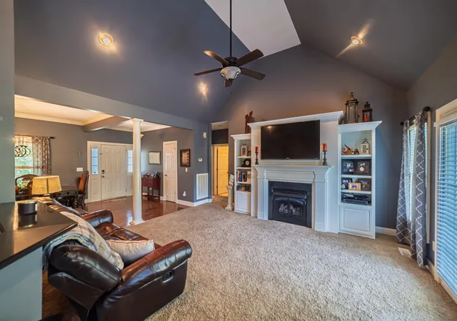Photo 4 of Single family home for sale at 585 Krebs Sta Rd, Paducah, KY 42003 | MLS# 26024395 | Listing updated on 2026-09-14