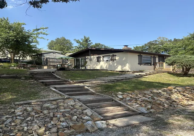 Photo 2 of Single family home for sale at 143 Knox Dr, Gilbertsville, KY 42044 | MLS# 26024288 | Listing updated on 2026-09-17