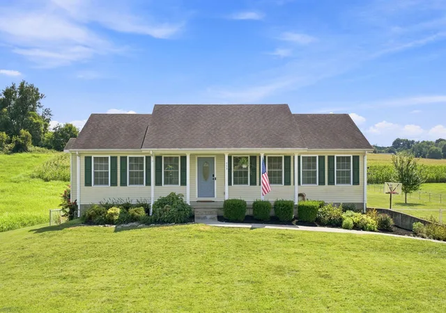 Photo 1 of Sale Pending at 999 Fisher Frd Rd, Lancaster, KY 40444 | MLS# 26024003 | Listing updated on 2026-09-03