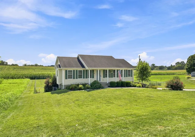 Photo 2 of Sale Pending at 999 Fisher Frd Rd, Lancaster, KY 40444 | MLS# 26024003 | Listing updated on 2026-09-03