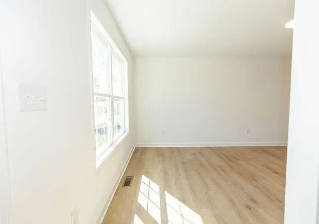 Listing Photo 4 - Condo for sale in building located at 510-512 N Central Ave, Nicholasville, KY 40356