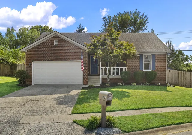 Photo 2 of Single family home for sale at 2494 Harrods Pointe Tr, Lexington, KY 40514 | MLS# 26024351 | Listing updated on 2026-09-14