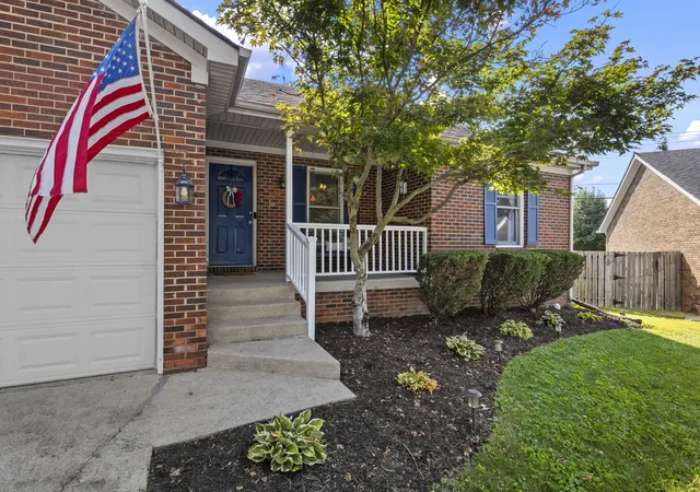 Photo 3 of Single family home for sale at 2494 Harrods Pointe Tr, Lexington, KY 40514 | MLS# 26024351 | Listing updated on 2026-09-14